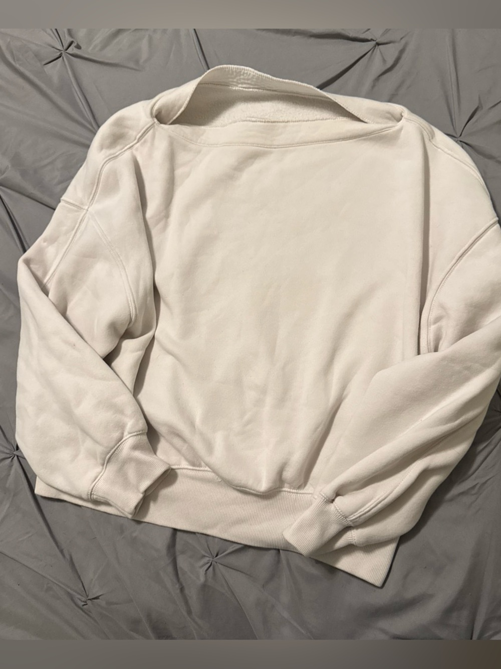 Abercrombie & Fitch Off-White Crewneck Sweatshirt